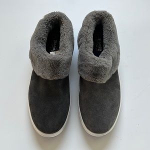 Blondo Waterproof Suri‎ Slip-on Sneakers